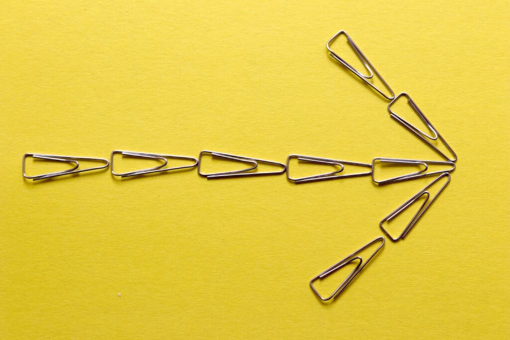 paperclips in shape of arrow